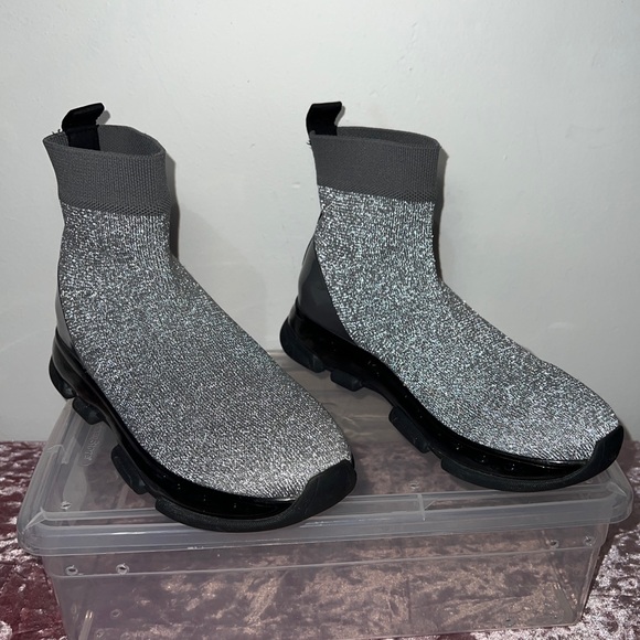 Michael Kors reflective Kendra Sneakers - Picture 1 of 5